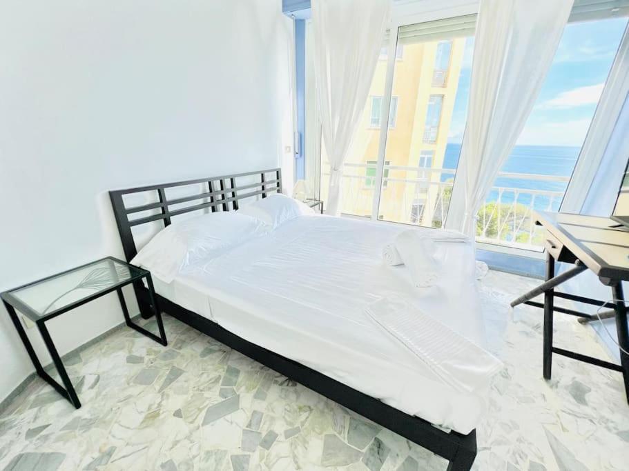 Suite Sunset 22 - Fronte Mare Sanremo Exteriör bild